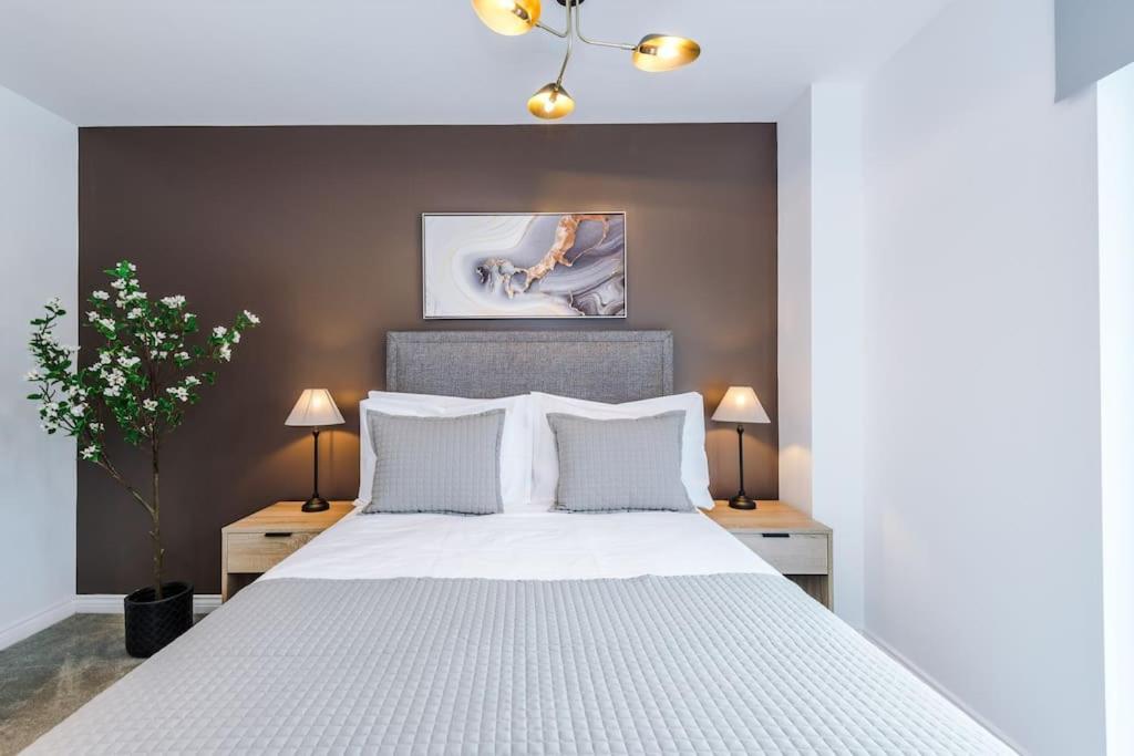 Apartment 2 Bedroom Leeds Centre *