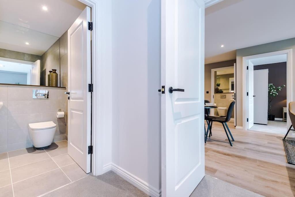 2 Bedroom Leeds Centre Apartment *