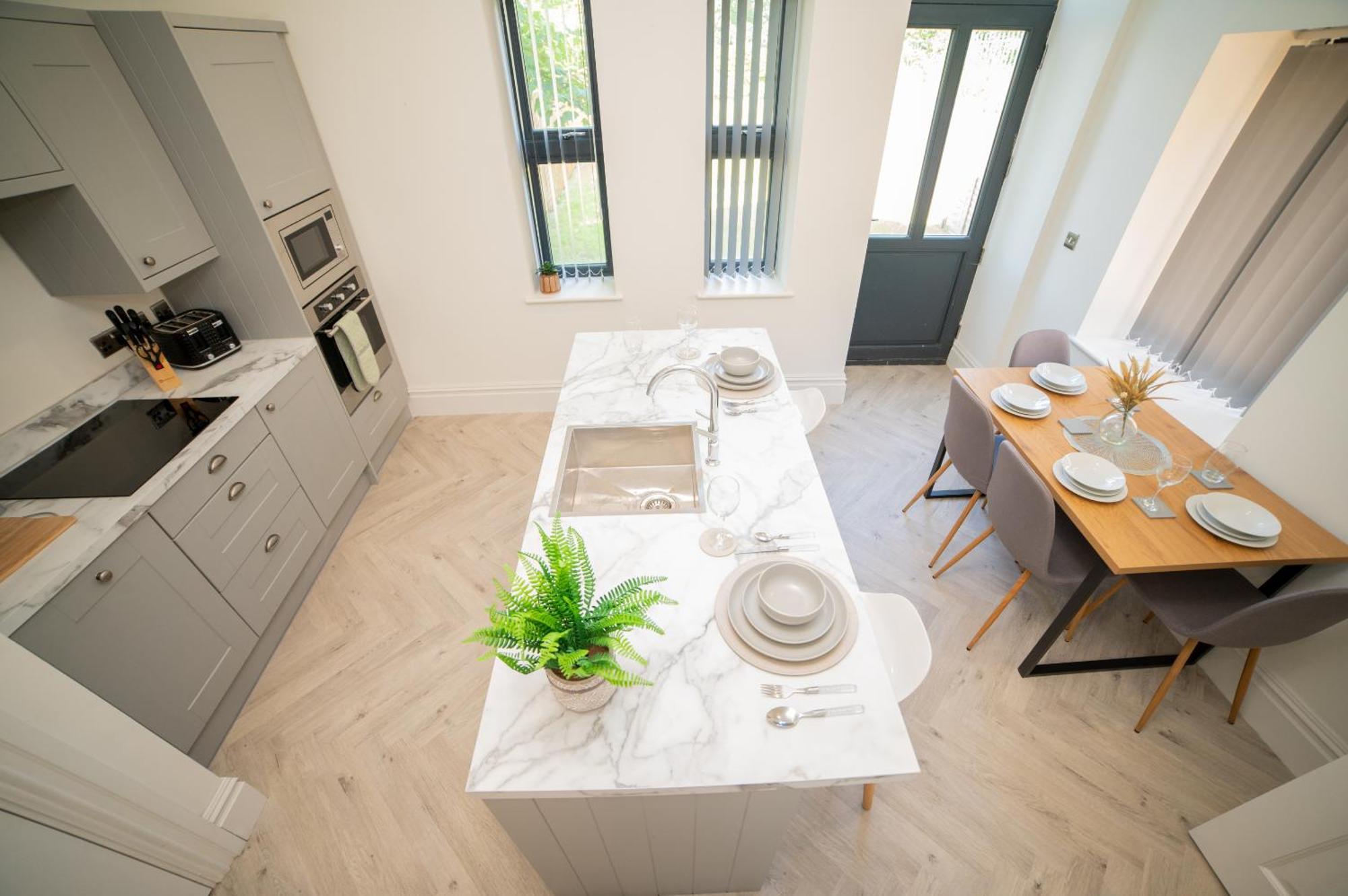 Apartment Stylish 3-bedroom Townhouse In Leeds: Ideal For Leisure & Corporate *