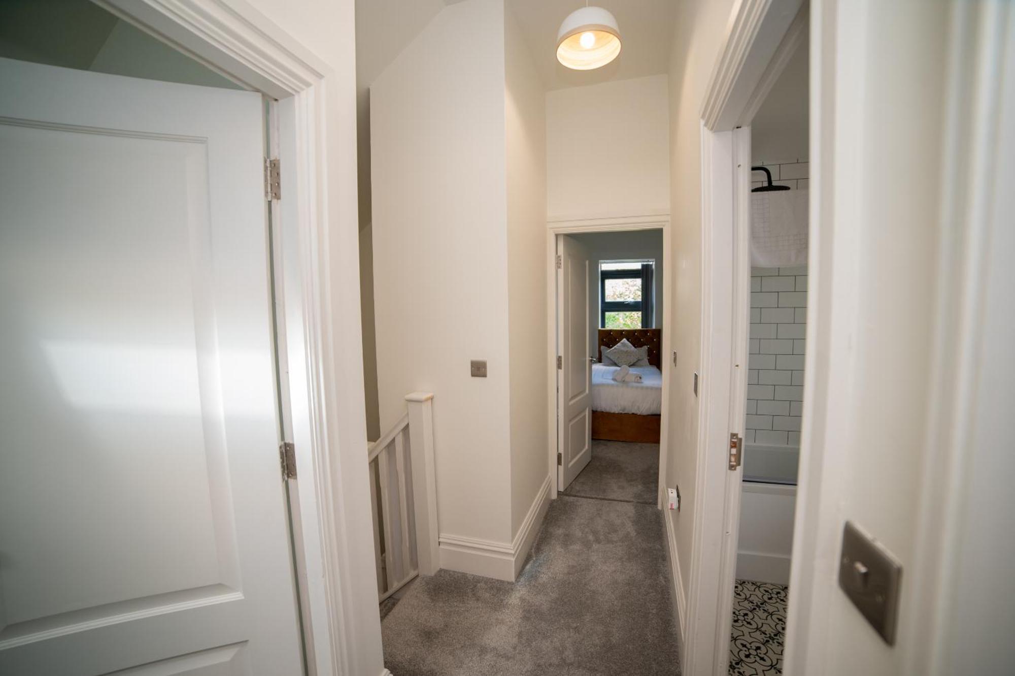 Apartment Stylish 3-bedroom Townhouse In Leeds: Ideal For Leisure & Corporate *