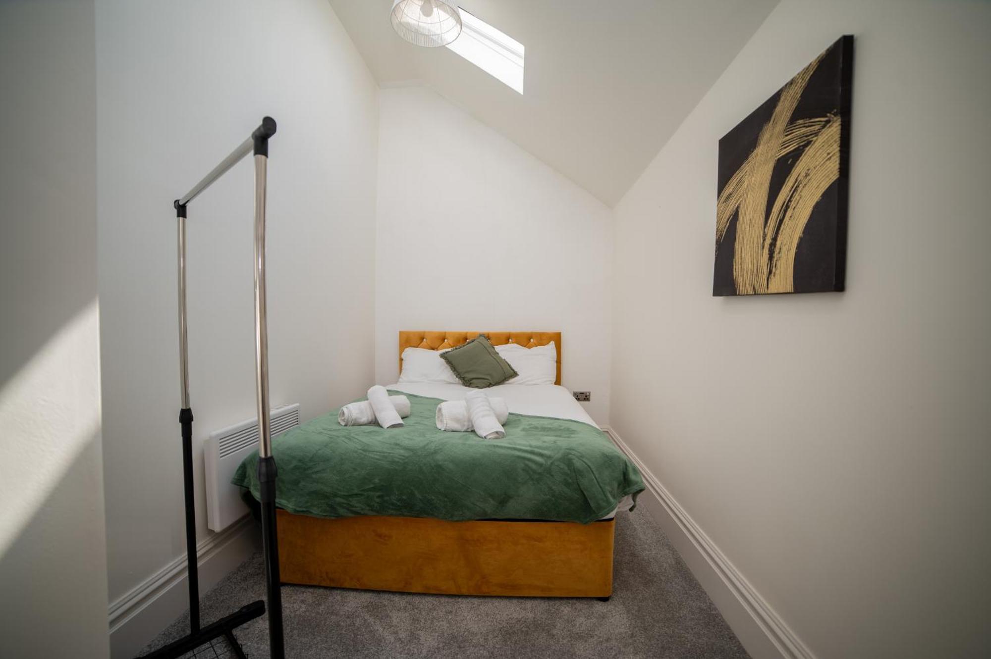 Apartment Stylish 3-bedroom Townhouse In Leeds: Ideal For Leisure & Corporate *