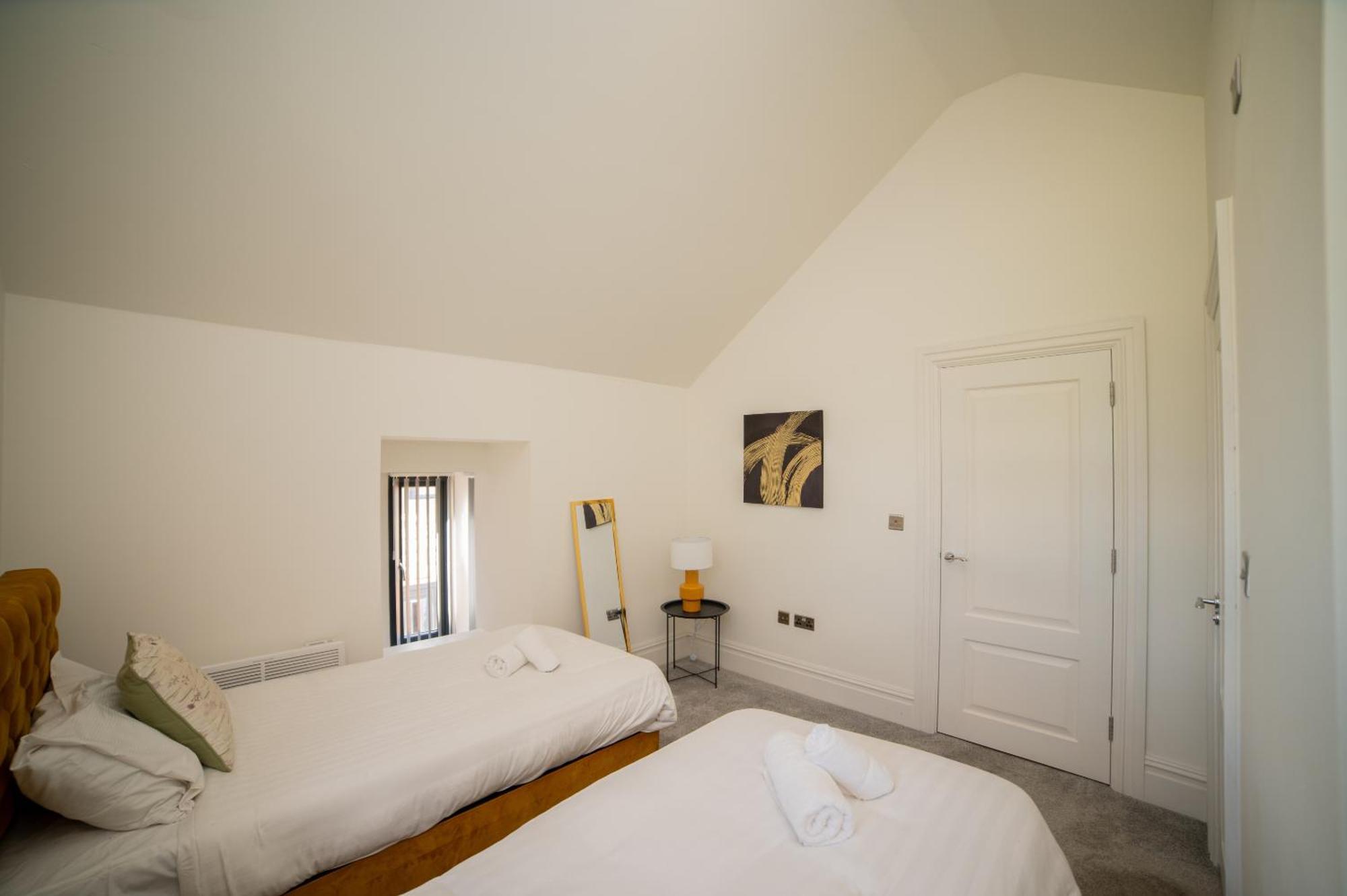 Apartment Stylish 3-bedroom Townhouse In Leeds: Ideal For Leisure & Corporate