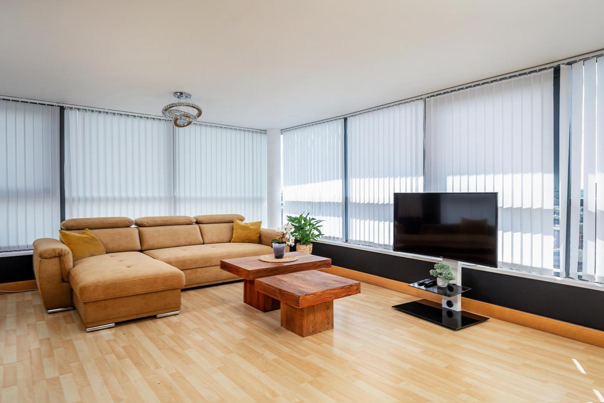 Large Penthouse In Leeds