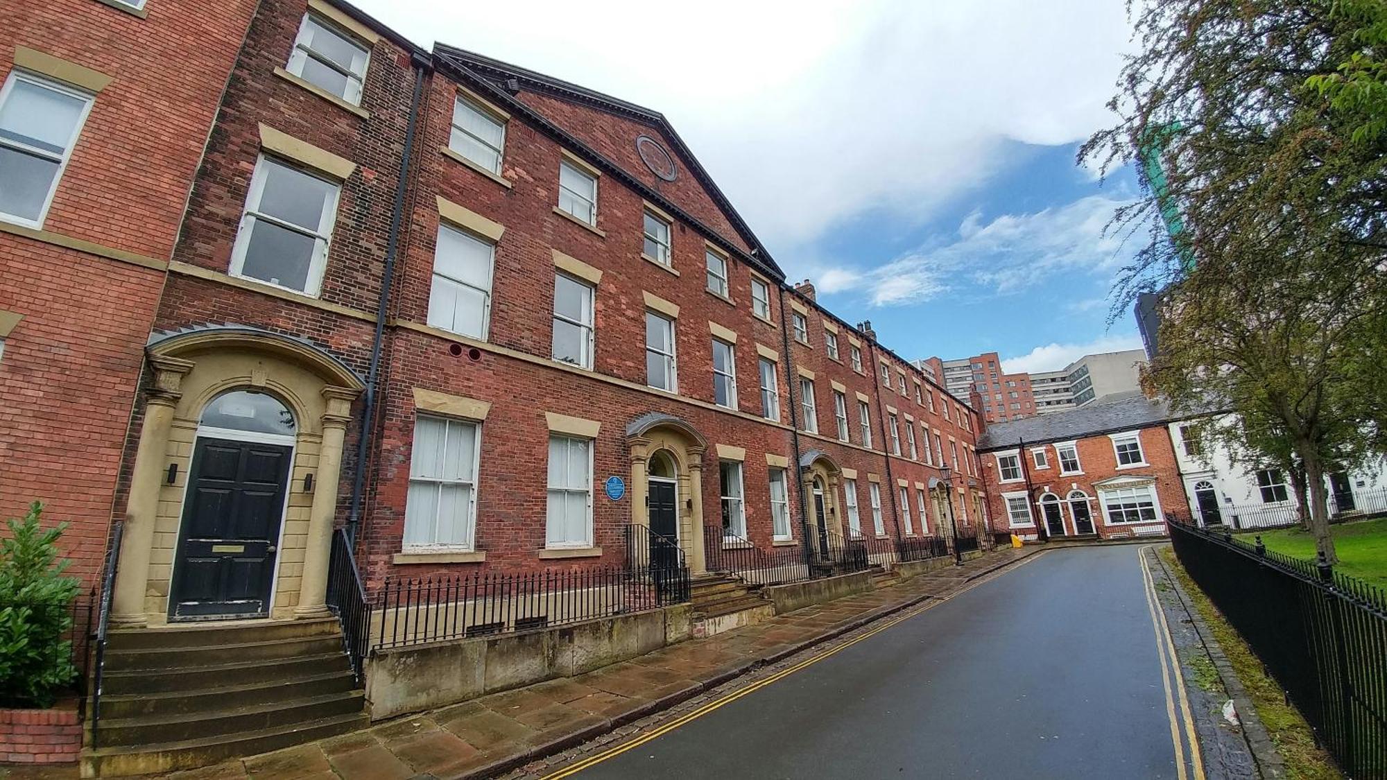 Stunning King In The Heart Of Leeds Center *