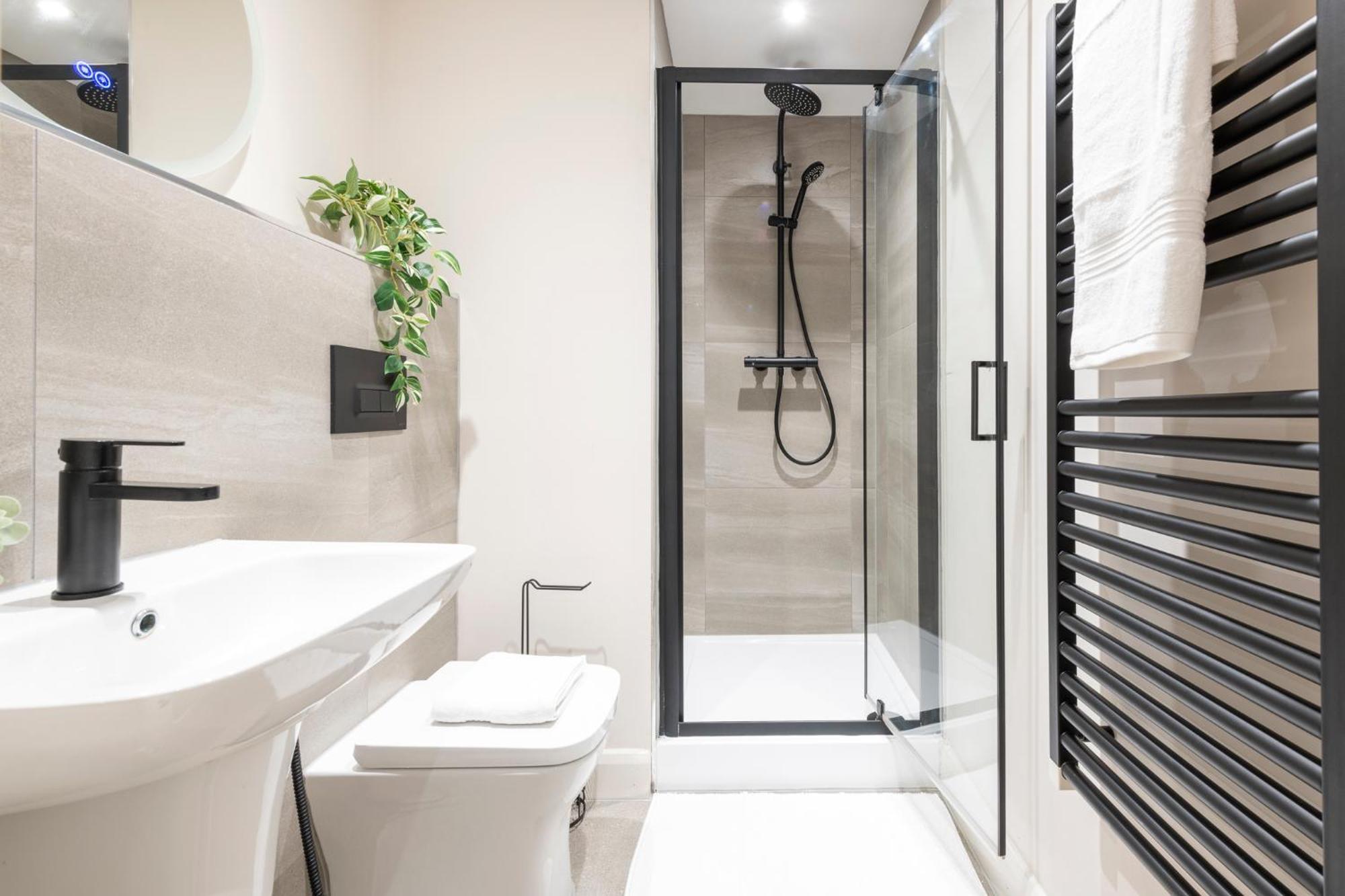Harvey Nic's & Designer Quarter 74 Ch Apartment Leeds (West Yorkshire)