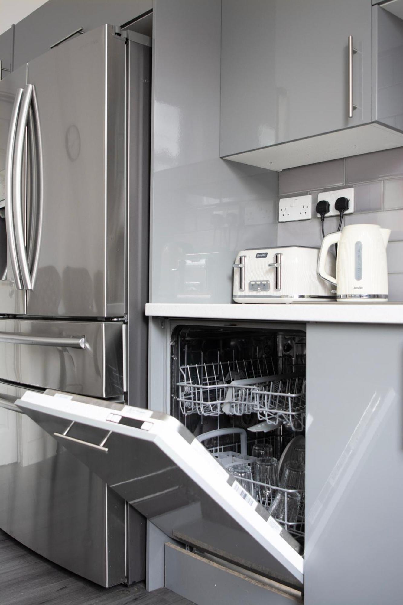 Apartment Modern 4 Bed En-suite House In - Free Parking Leeds (West Yorkshire)