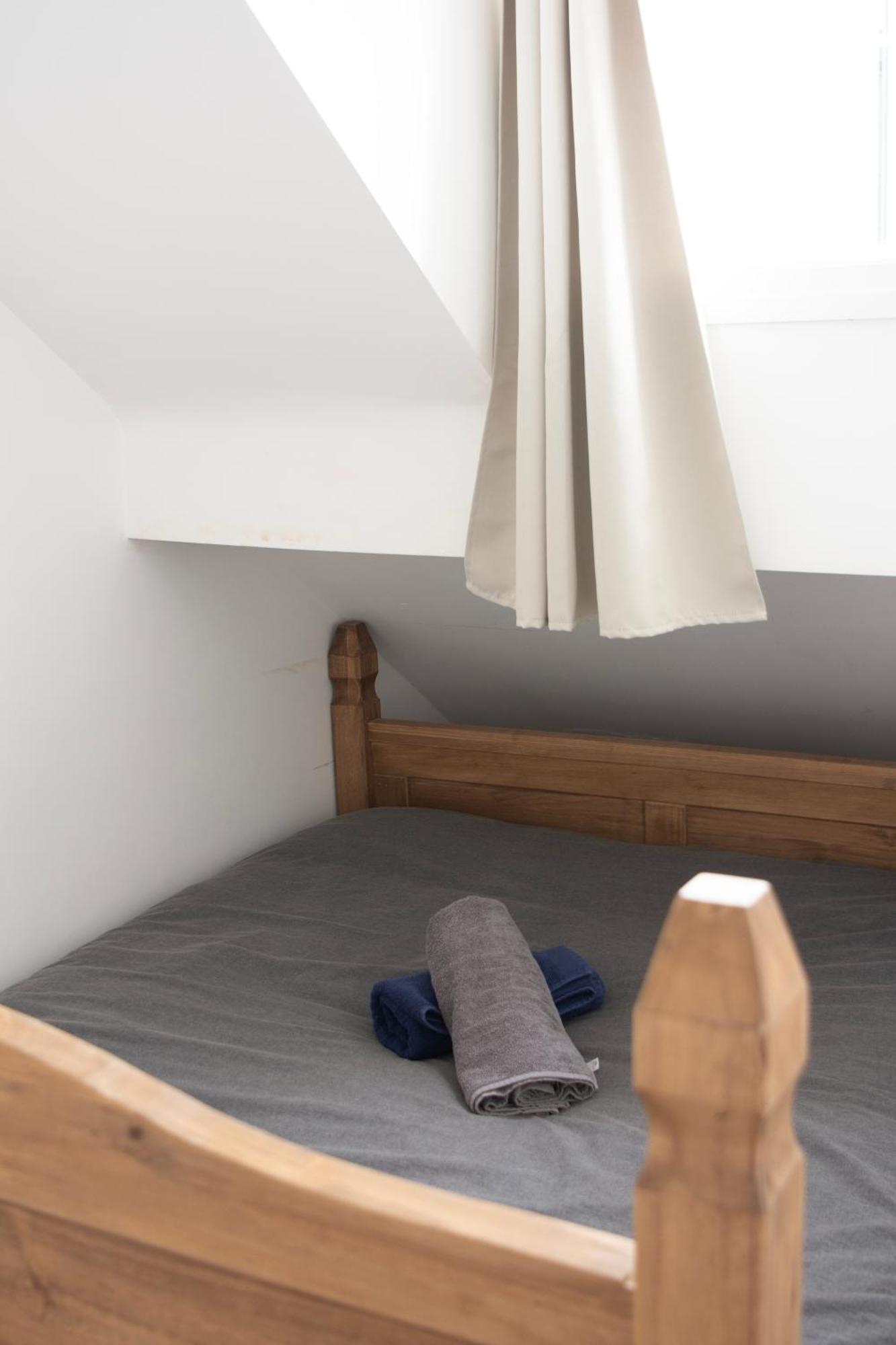 Modern 4 Bed En-suite House In - Free Parking
