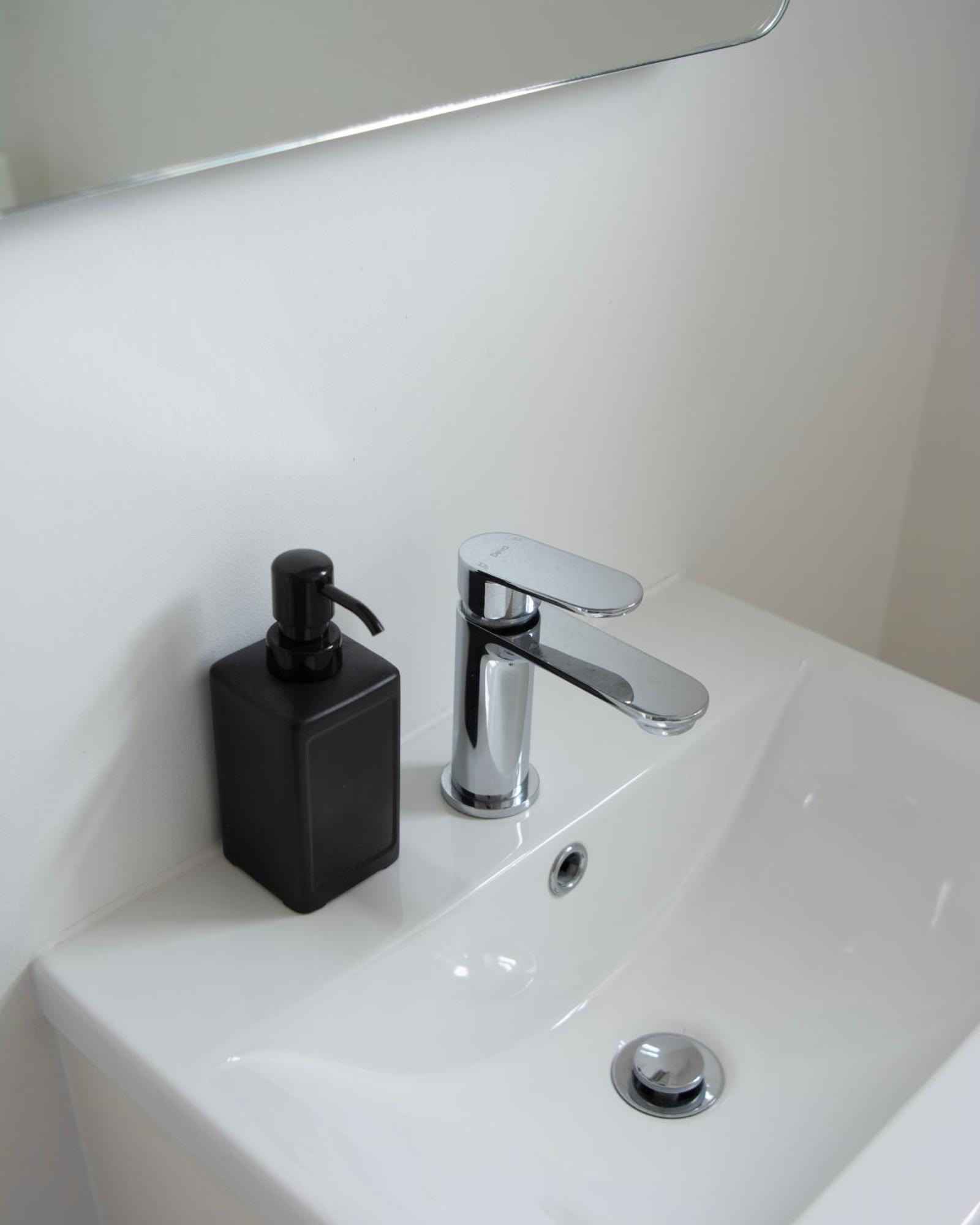 Apartment Modern 4 Bed En-suite House In - Free Parking *