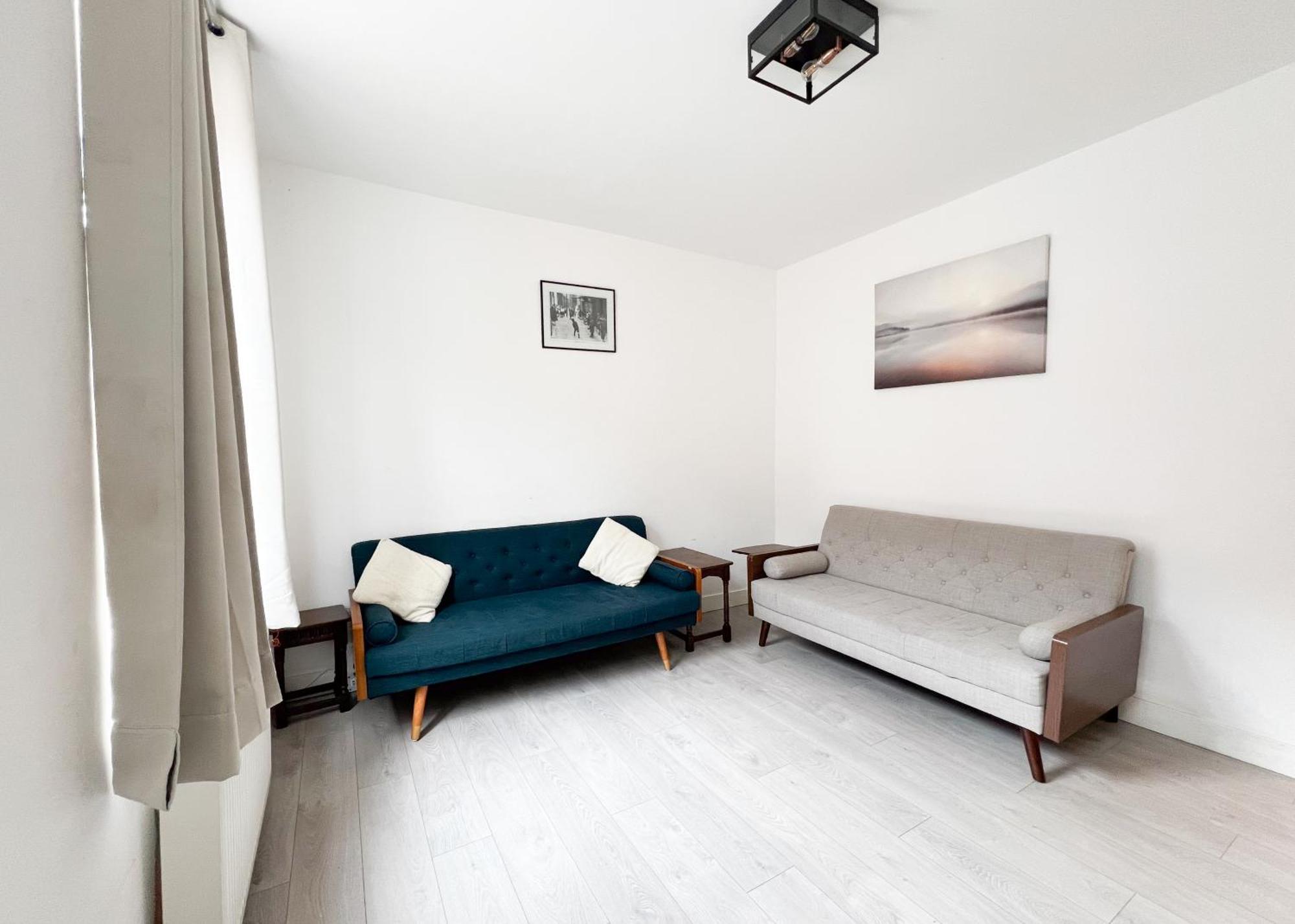 Modern 4 Bed En-suite House In - Free Parking Apartment *