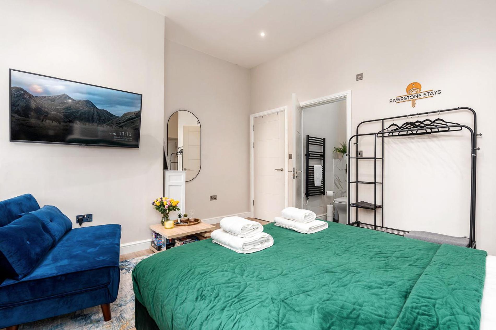 Beautiful & Location & King Size Bed