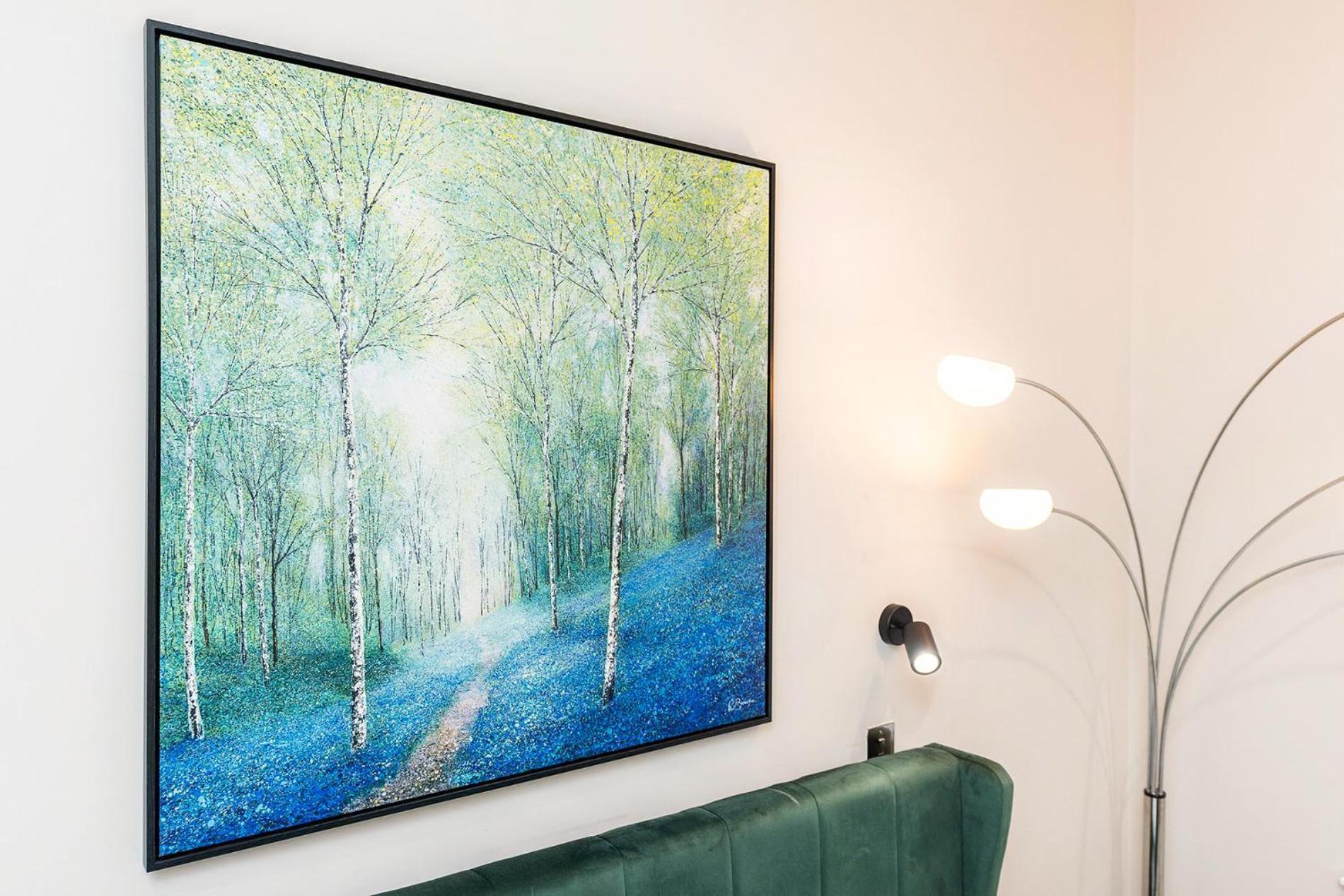 Beautiful & Location & King Size Bed Apartment *