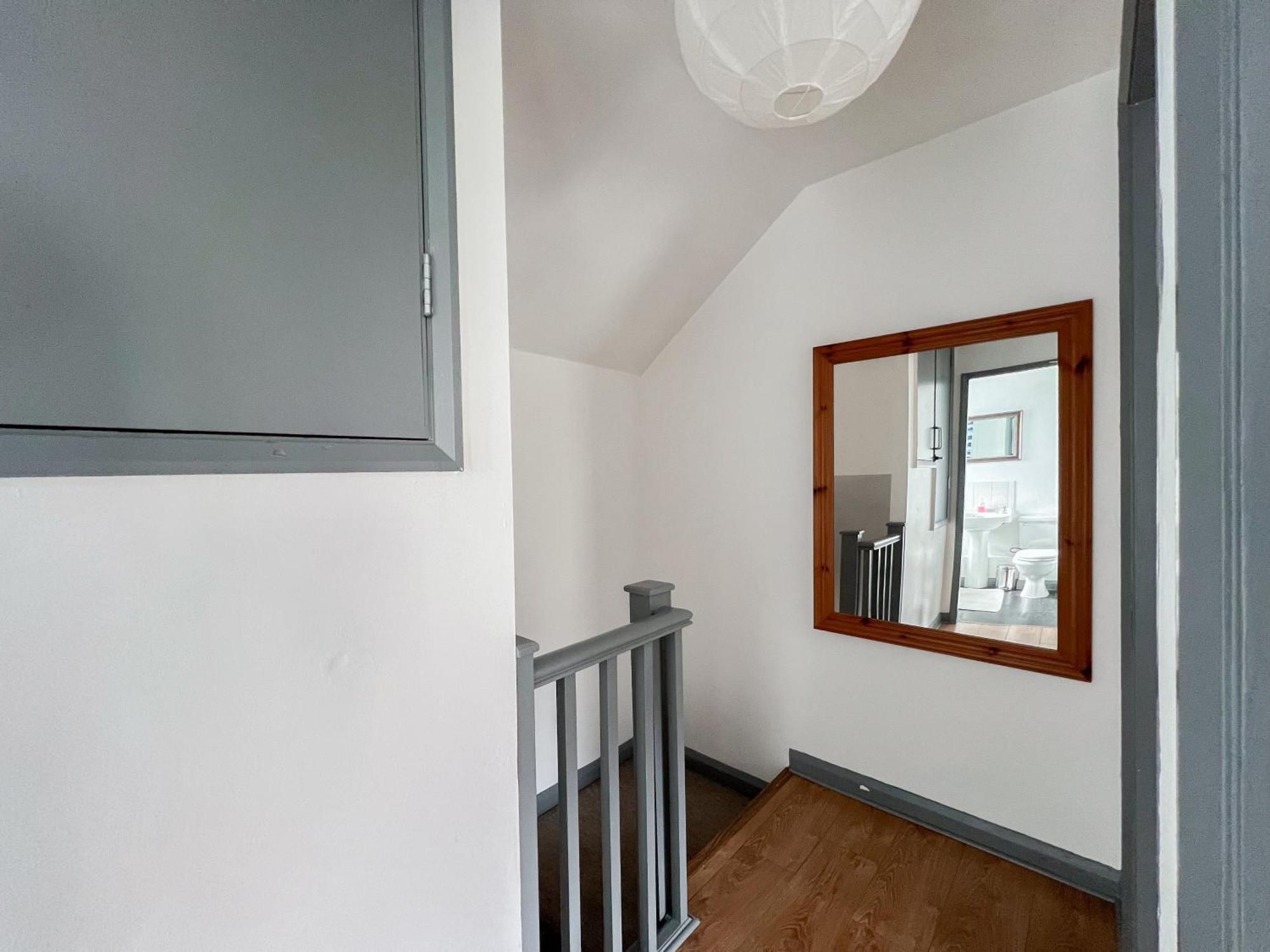 Well-equipped 4 Bedroom House Close To Centre Holiday home Leeds (West Yorkshire)