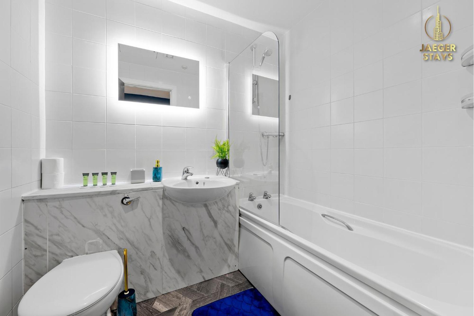 2 Bedroom Greek Street Apartment - Sleeps 6 * Leeds (West Yorkshire)