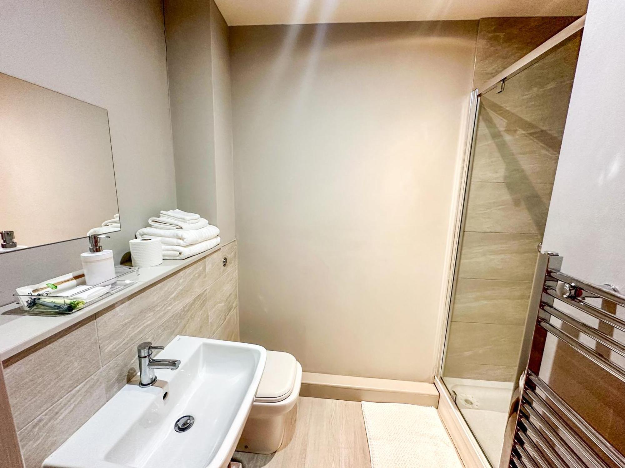 Cosy Leeds Centre - Sleeps Up To 4
