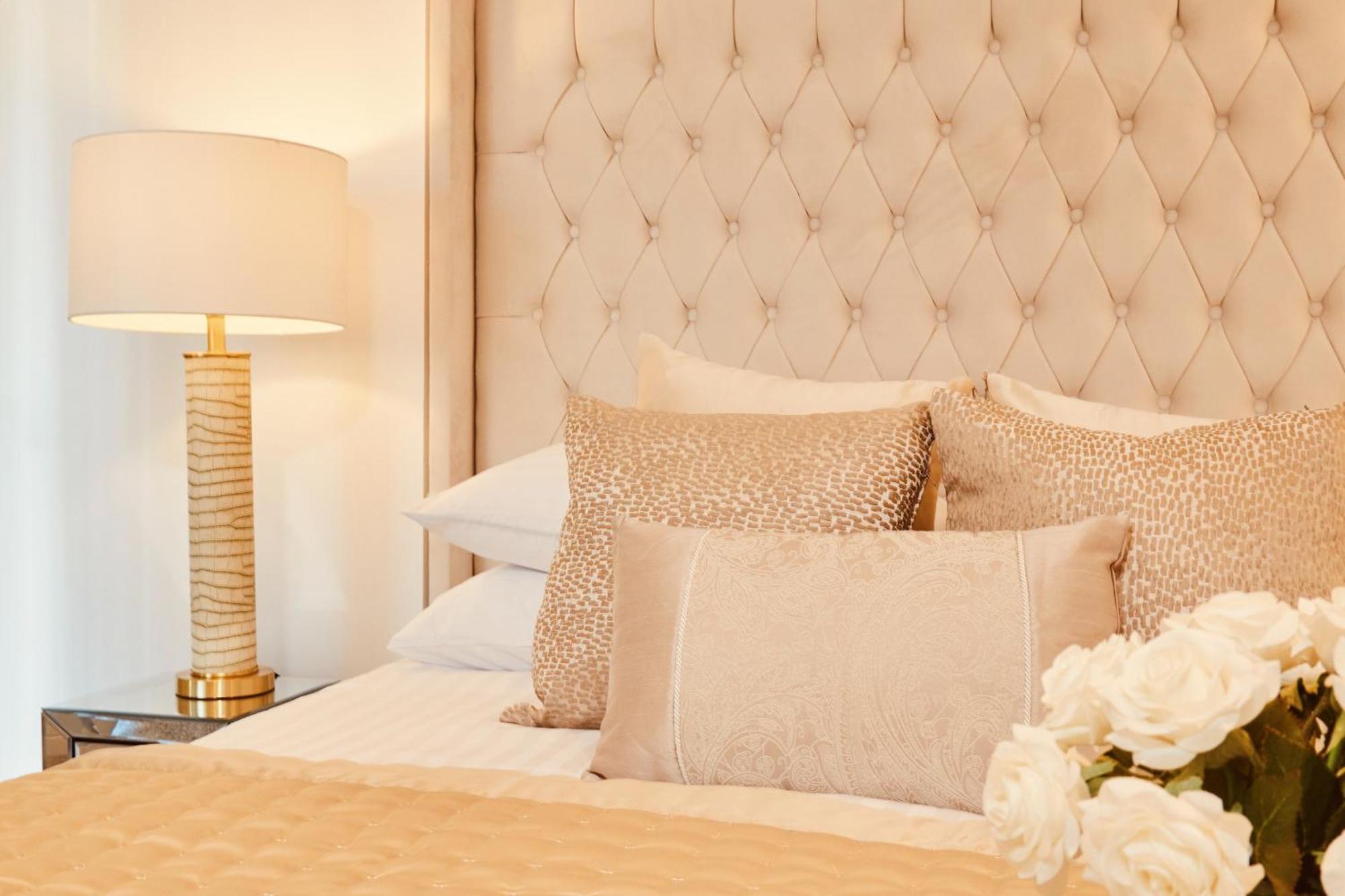 Apartment King Deluxe Large Balcony& Free Parking! *