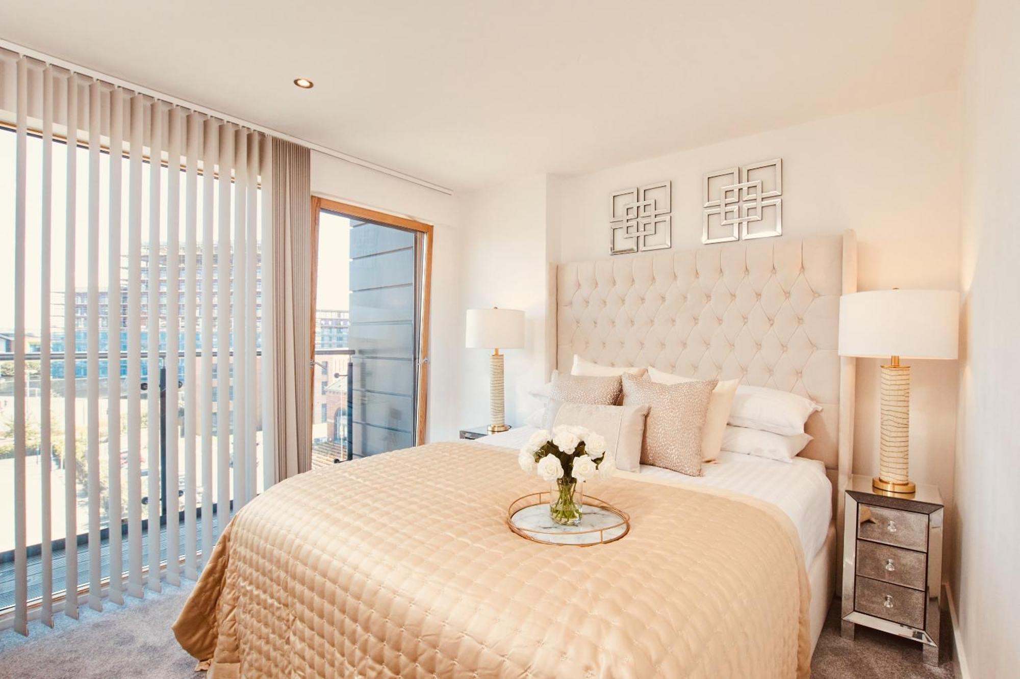 King Deluxe Large Balcony& Free Parking! Apartment Leeds (West Yorkshire)