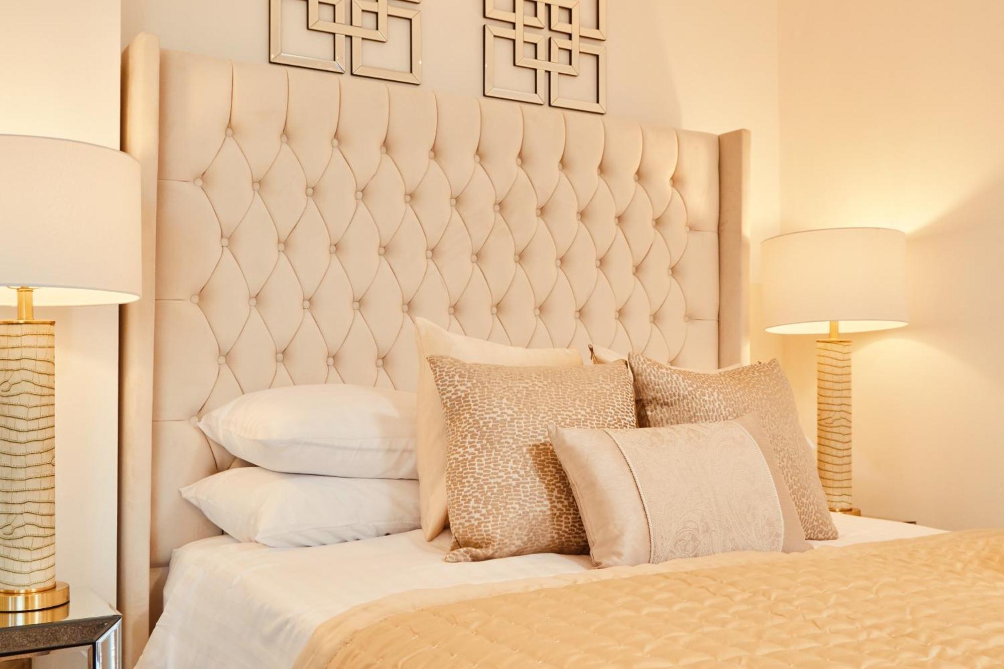 King Deluxe Large Balcony& Free Parking! *