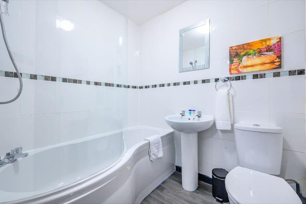 -f5gh- For Relaxed & Cosy Stay, Free Parking, Wifi *