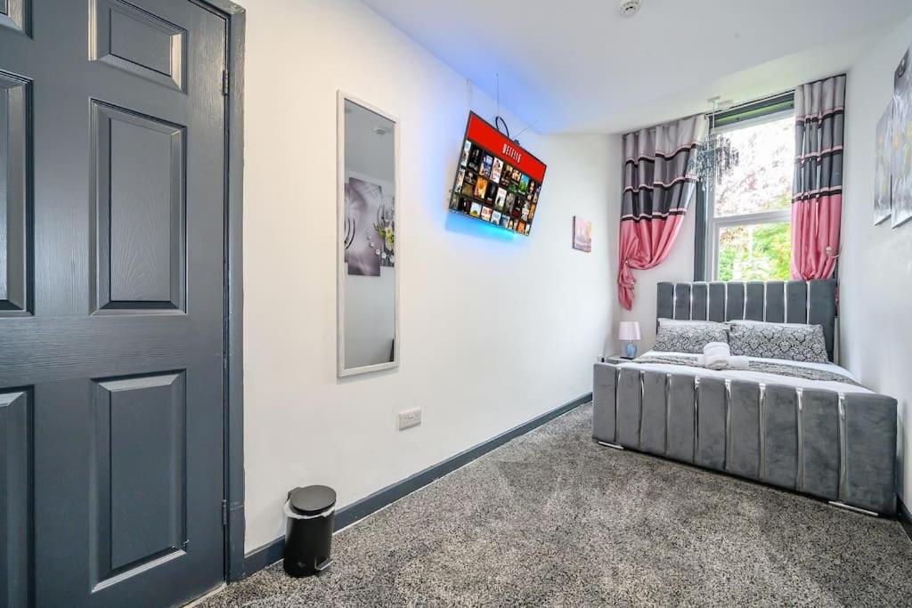-f5gh- For Relaxed & Cosy Stay, Free Parking, Wifi * Leeds (West Yorkshire)