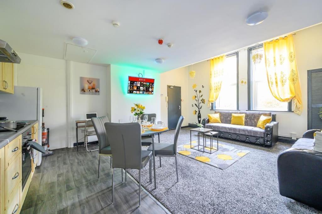 -f5gh- For Relaxed & Cosy Stay, Free Parking, Wifi Apartment *