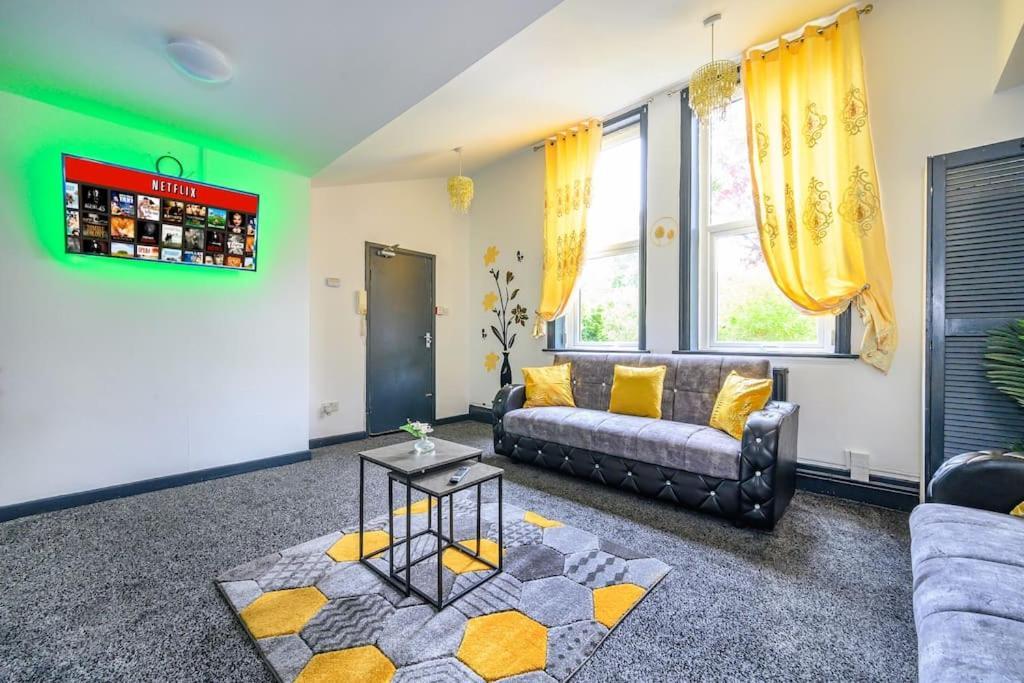 -f5gh- For Relaxed & Cosy Stay, Free Parking, Wifi Apartment Leeds (West Yorkshire)