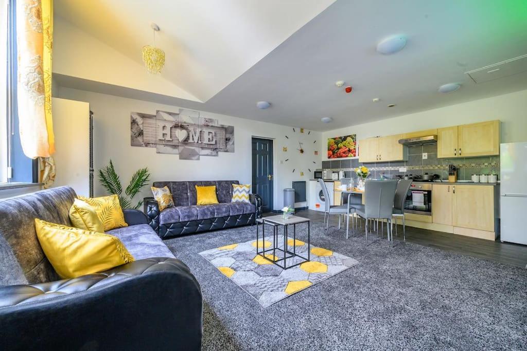 Apartment -f5gh- For Relaxed & Cosy Stay, Free Parking, Wifi