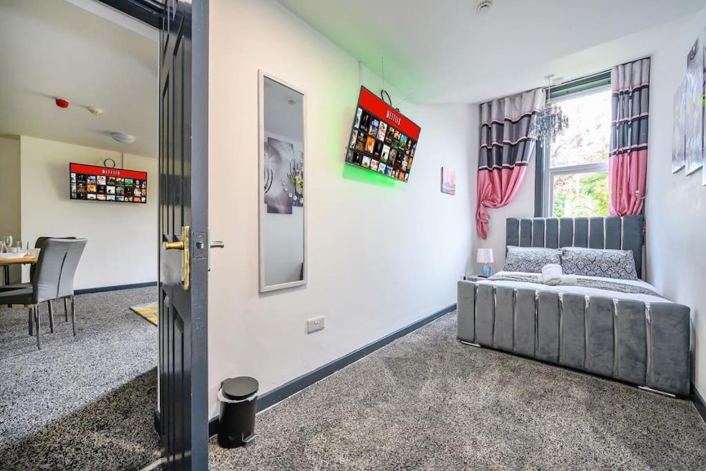 -f5gh- For Relaxed & Cosy Stay, Free Parking, Wifi Apartment *