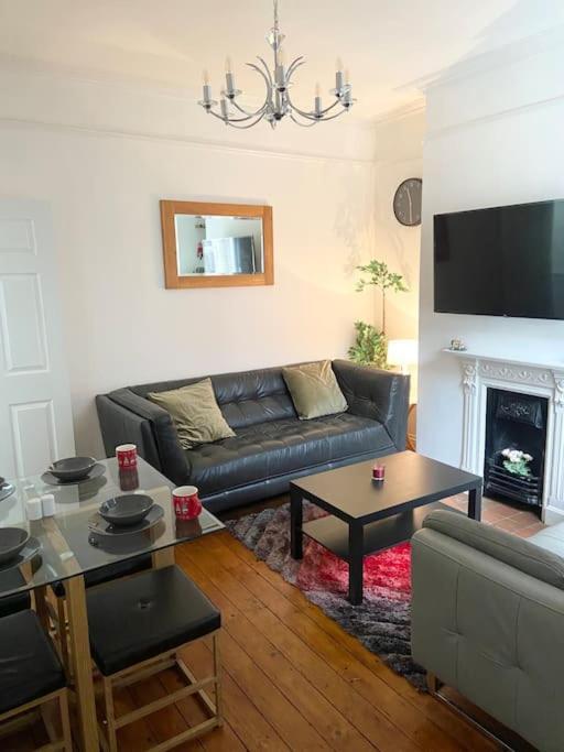 Apartment Leeds Super Spacious, 4 Bedroom Centre Leeds (West Yorkshire)