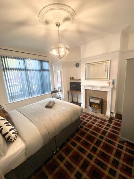 Leeds Super Spacious, 4 Bedroom Centre