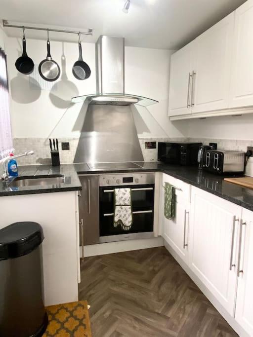 Apartment Leeds Super Spacious, 4 Bedroom Centre *