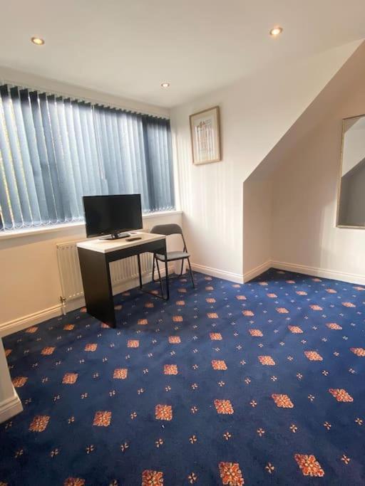 Leeds Super Spacious, 4 Bedroom Centre