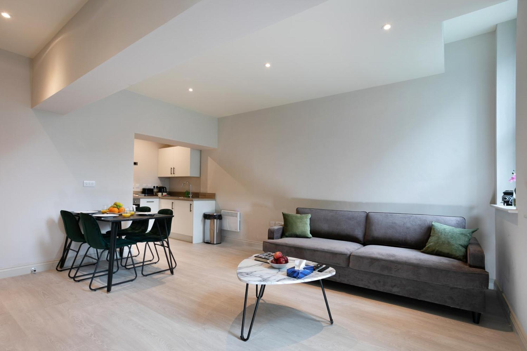 Apt 26, Stylish 1-br With Soothing Green Tones *