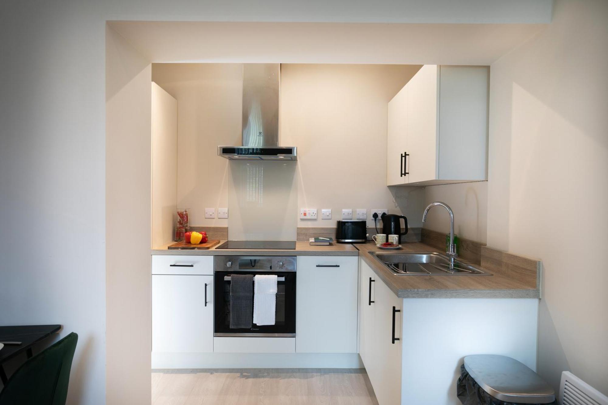 Apt 26, Stylish 1-br With Soothing Green Tones * Leeds (West Yorkshire)