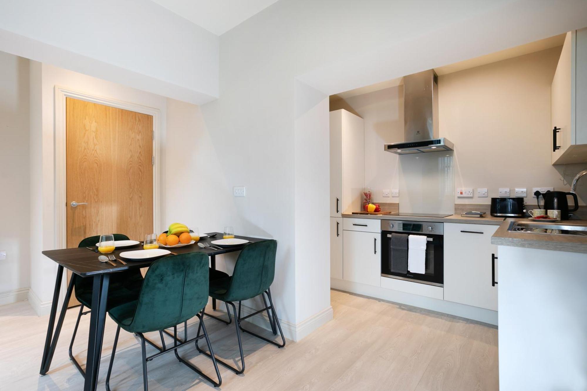 Apt 26, Stylish 1-br With Soothing Green Tones Apartment