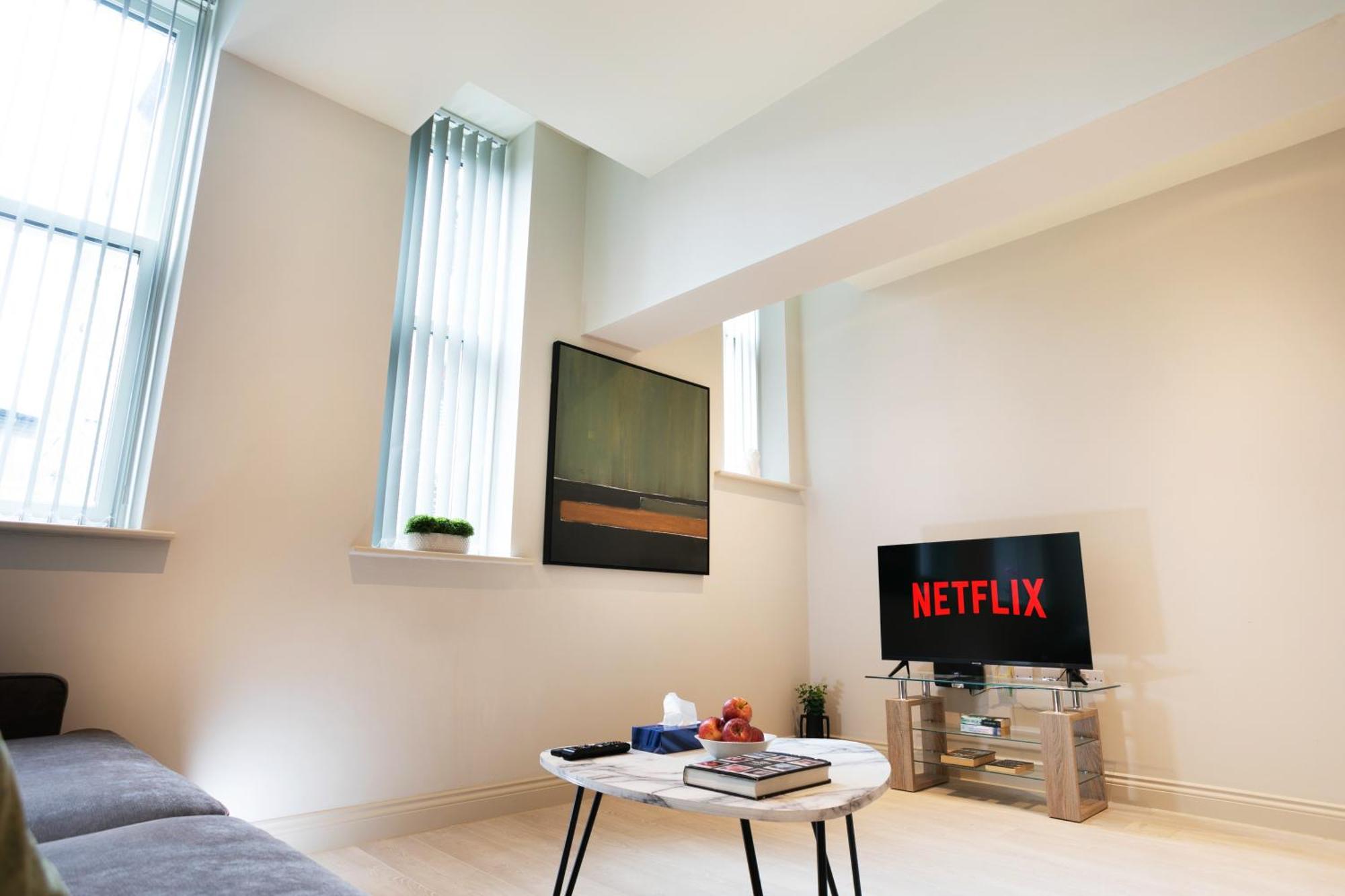 Apt 26, Stylish 1-br With Soothing Green Tones Apartment *