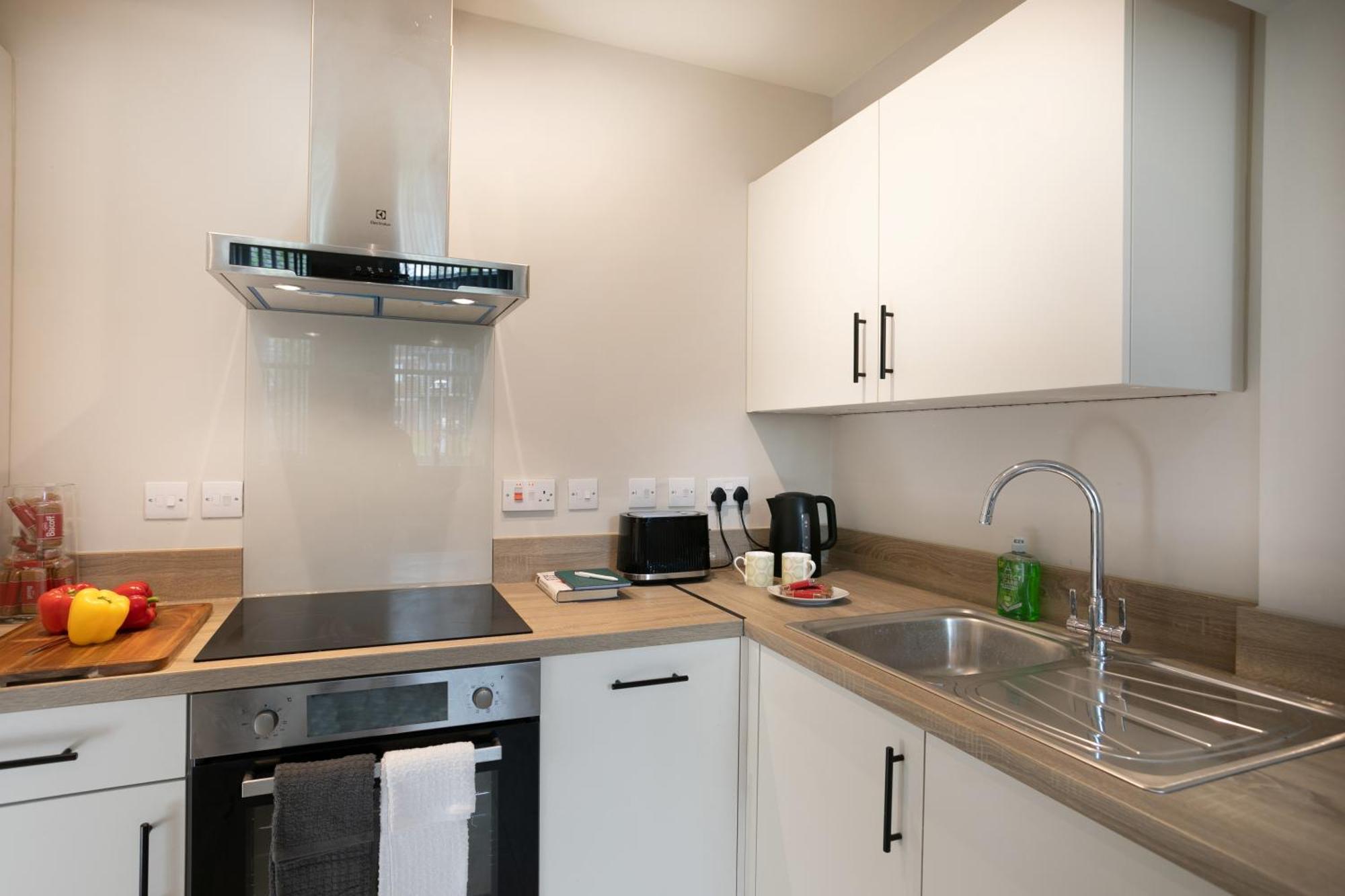 Apt 26, Stylish 1-br With Soothing Green Tones * Leeds (West Yorkshire)