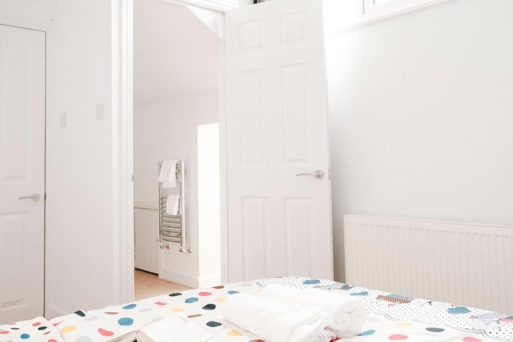 Stylish Renovated Near Headingley & Park Apartment