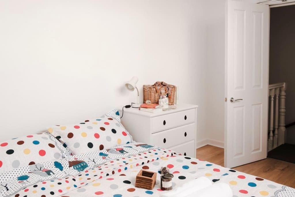 Stylish Renovated Near Headingley & Park *