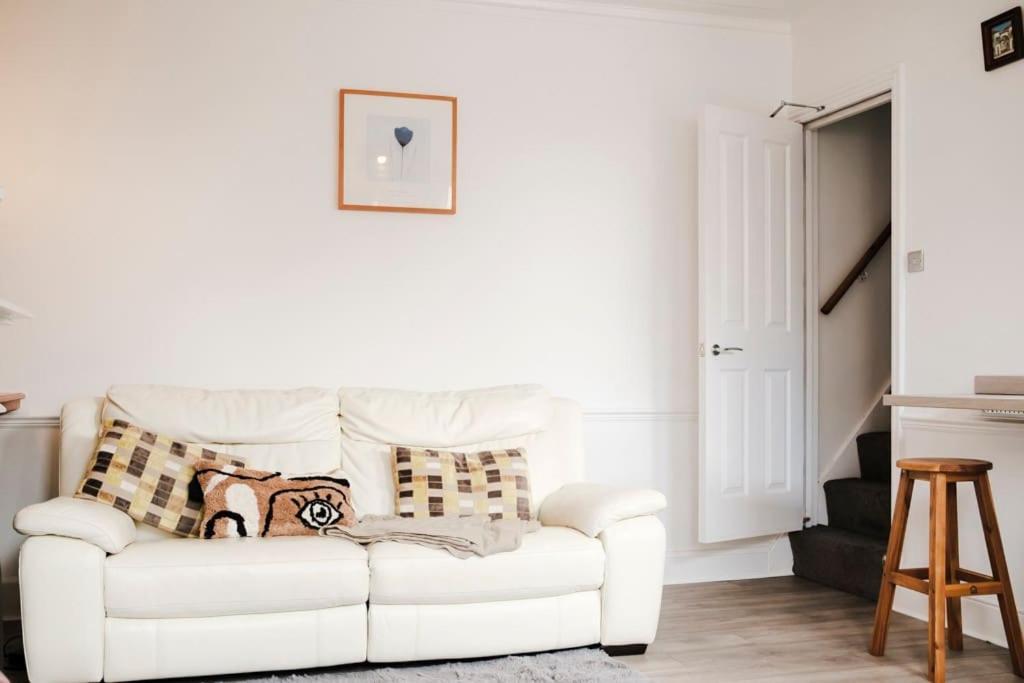 Stylish Renovated Near Headingley & Park Apartment