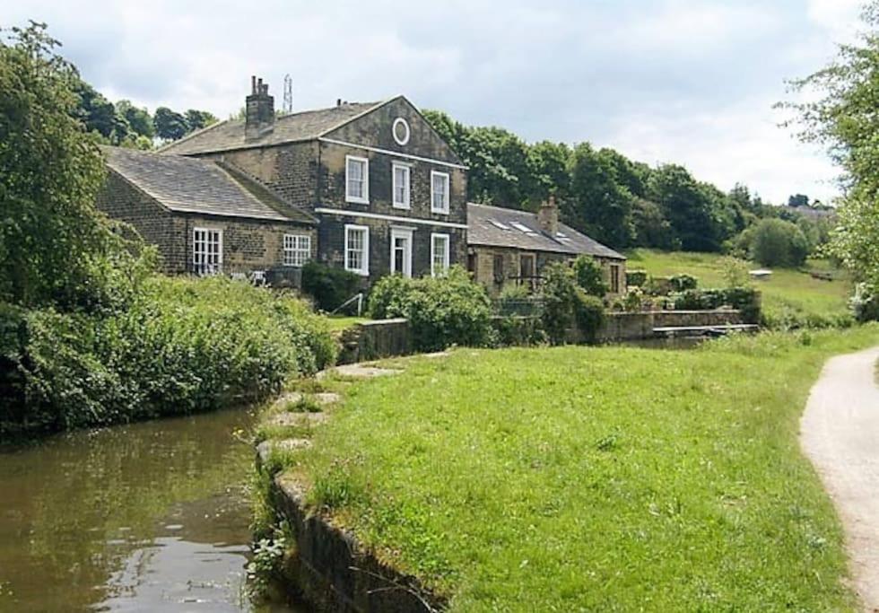 Apartment -f10gh- For Relaxed And Cosy Stay, Free Parking, Wifi Leeds (West Yorkshire)