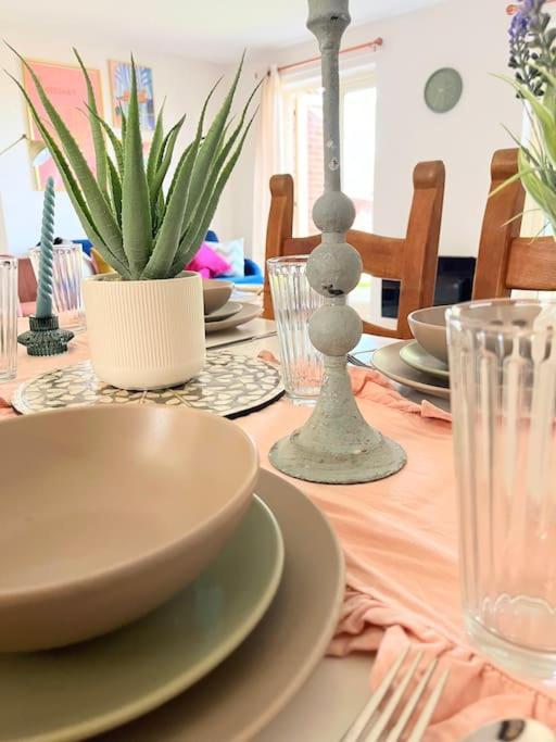 Villa Artistic, Bright & Spacious 3 Bedroom Leeds (West Yorkshire)