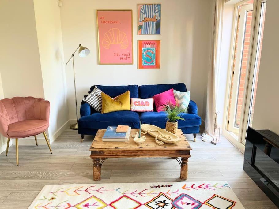 Villa Artistic, Bright & Spacious 3 Bedroom *