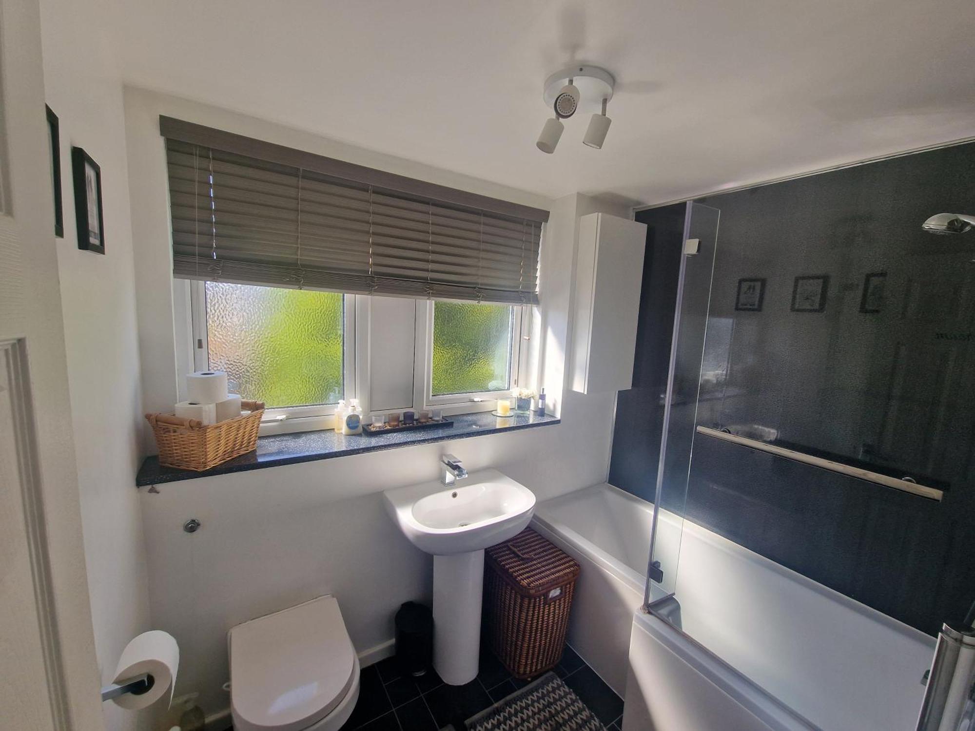Stylish & Modern 2 Bed House With Free Parking Apartment Leeds (West Yorkshire)