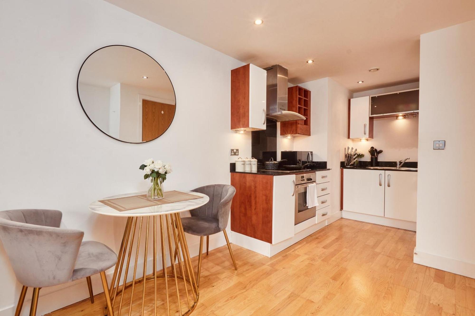 Apartment Riverside Leeds Dock Free Secure Parking *