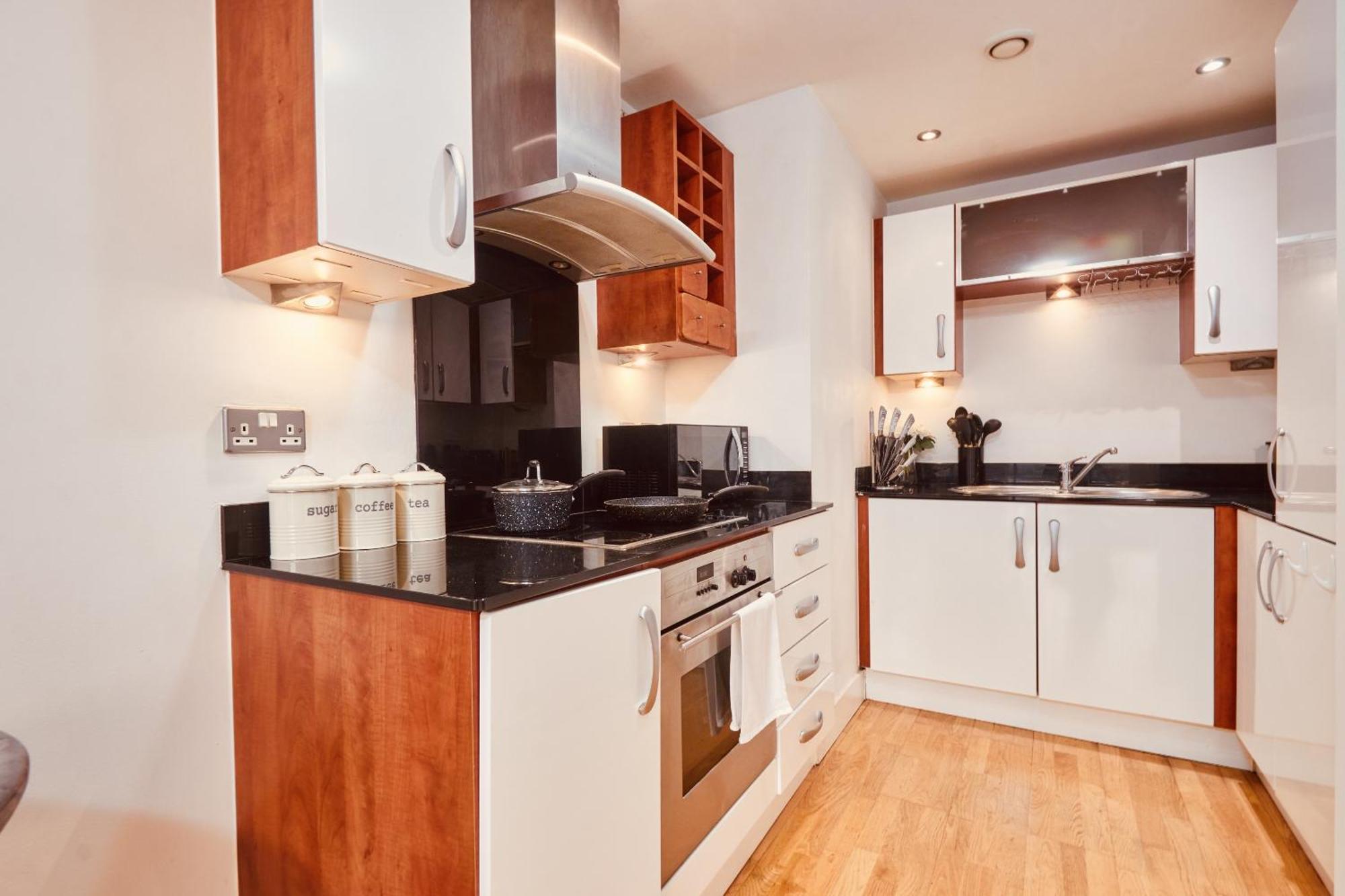 Riverside Leeds Dock Free Secure Parking Apartment Leeds (West Yorkshire)