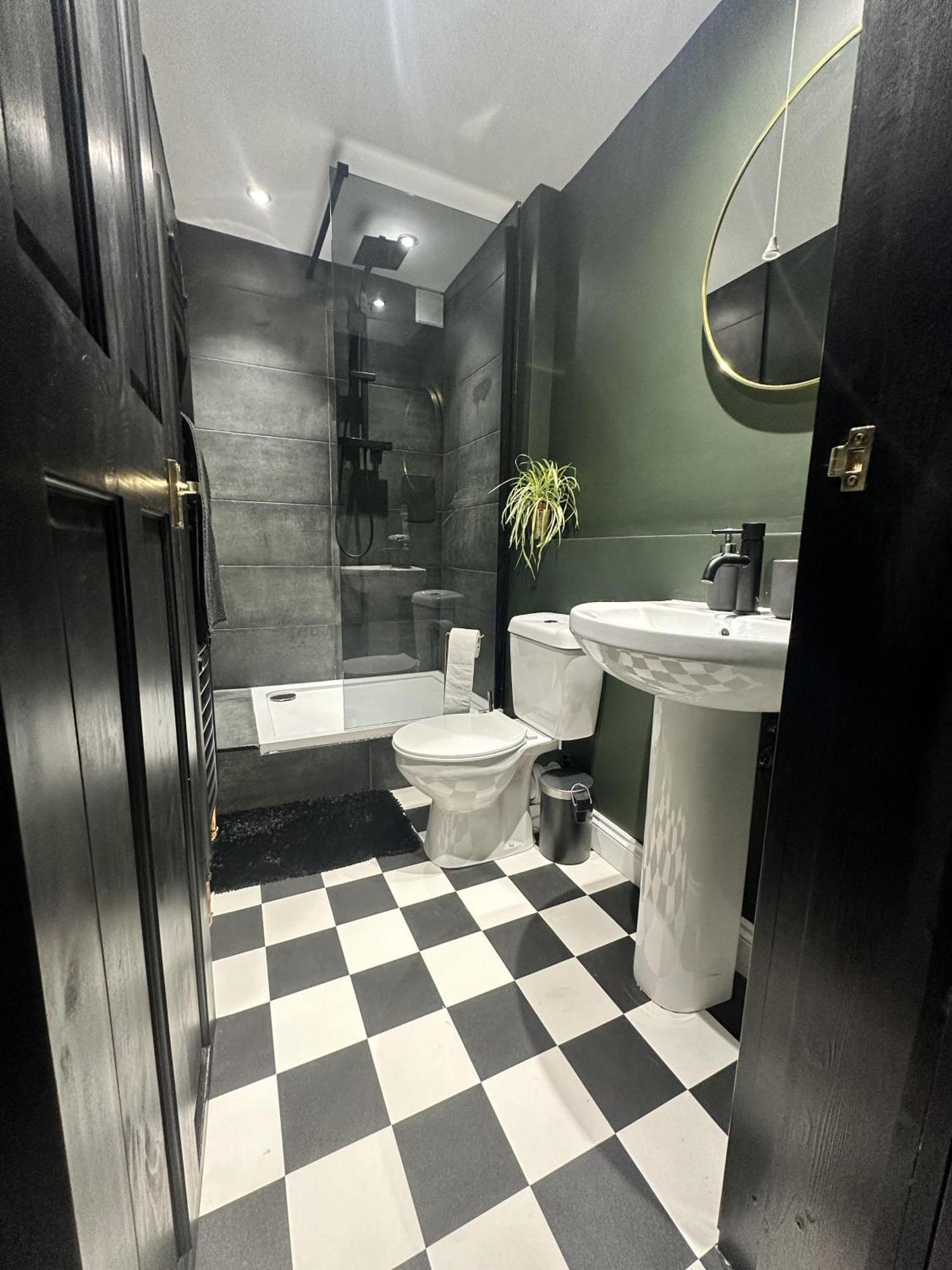 Close To Leeds Centre - The Snug Apartment *