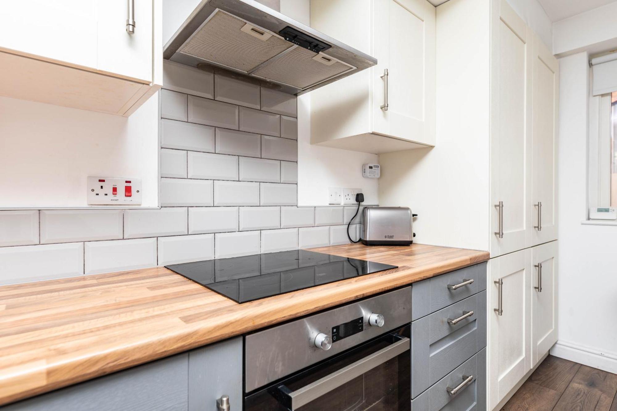 2 Bedroom Centre House With Ensuite Next To Music Arena * Leeds (West Yorkshire)