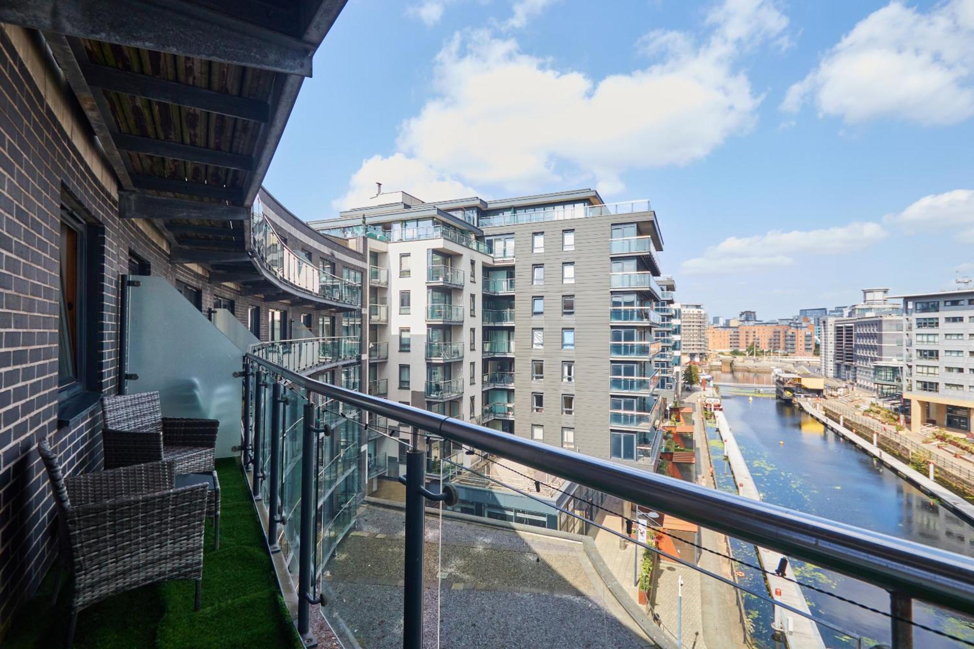 Apartment King River Canal View& Free Secure Parking!