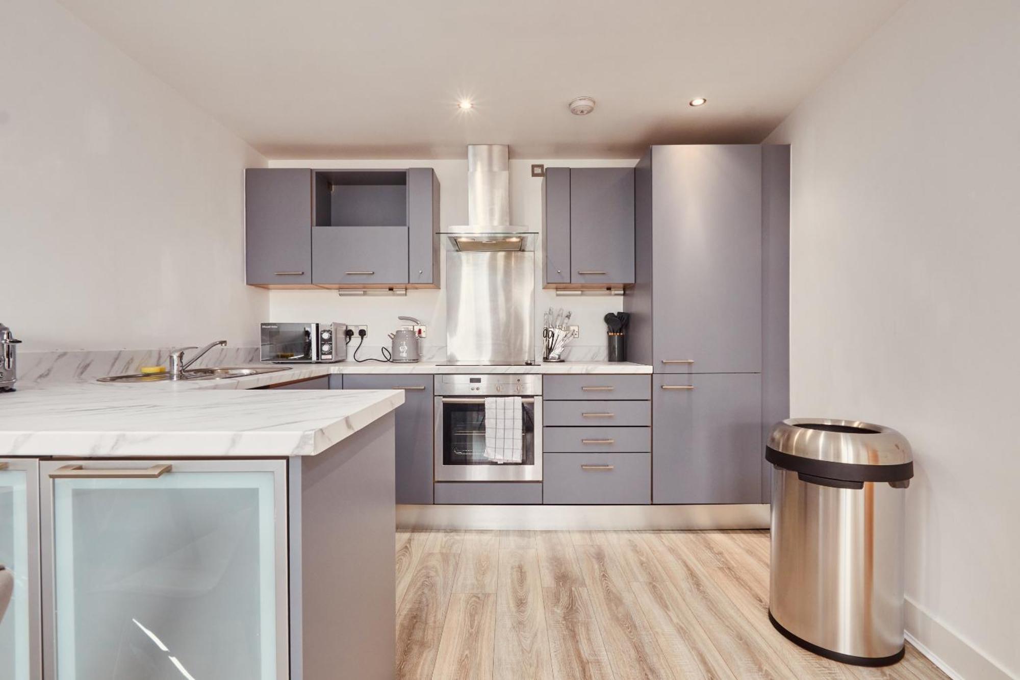 King River Canal View& Free Secure Parking! * Leeds (West Yorkshire)