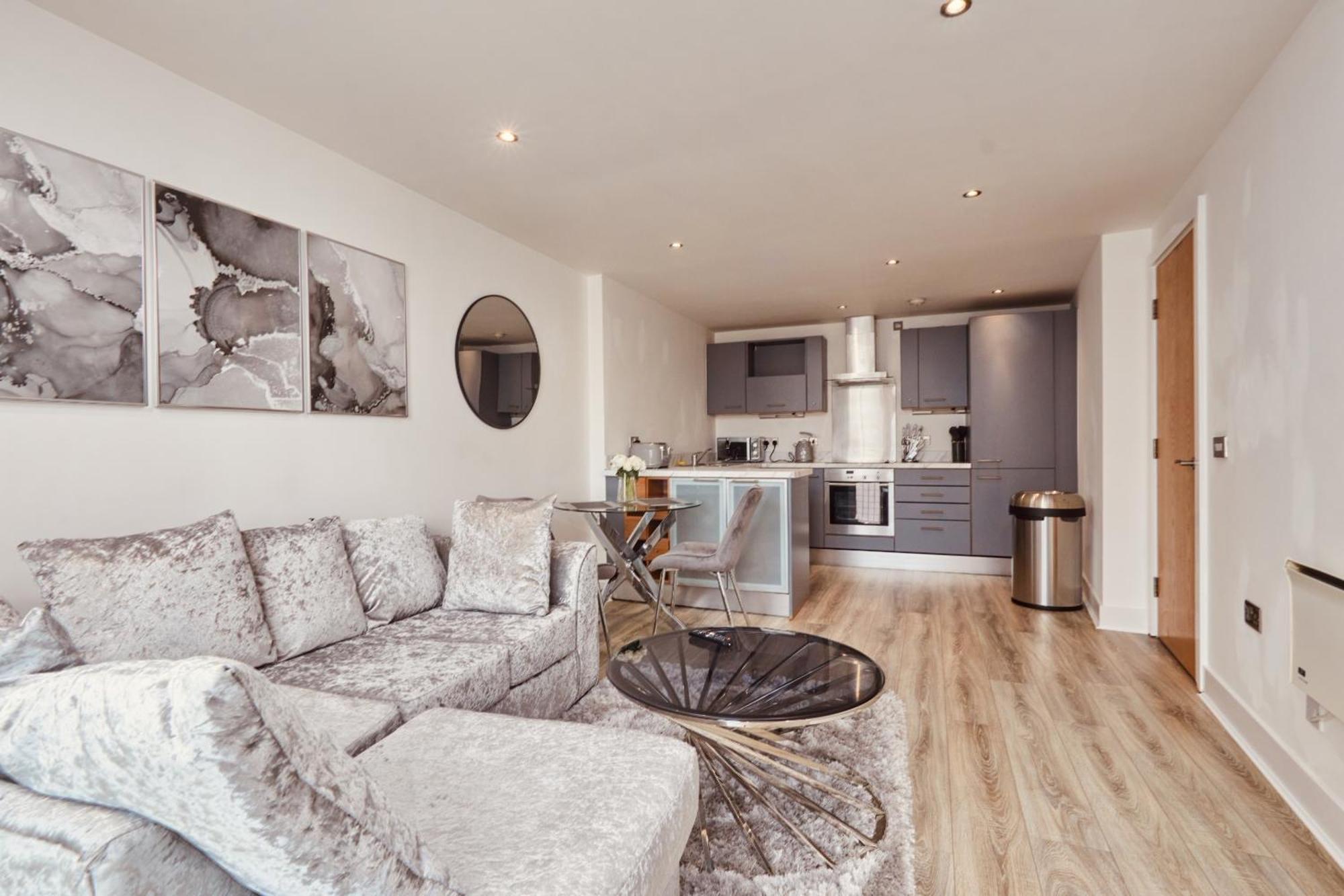 Apartment King River Canal View& Free Secure Parking! *